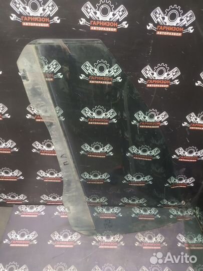 Стекло передней двери Ford Focus 2