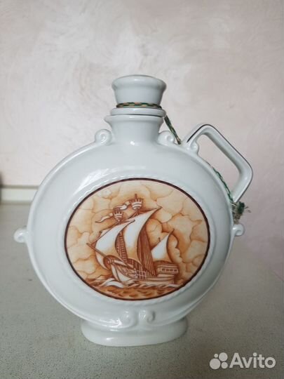 Фляжка штоф фарфоровая