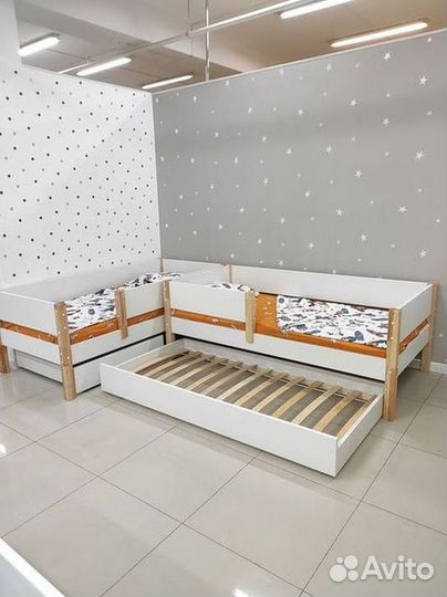 Детская двухъярусная кровать с комодом