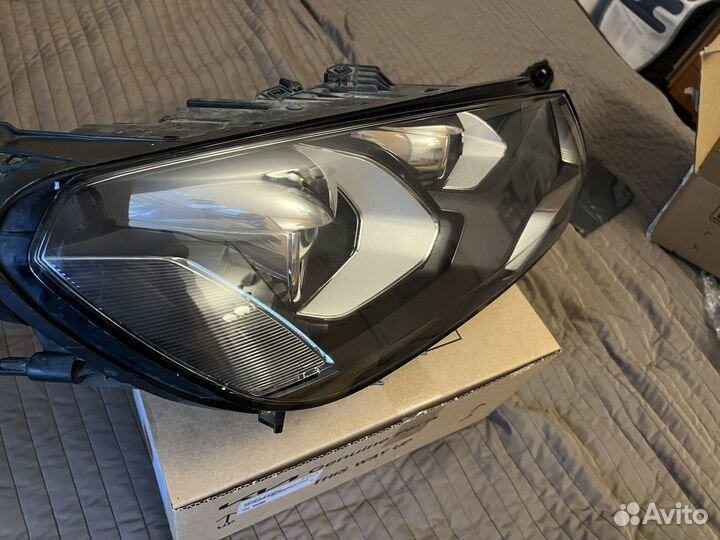 Фара передняя правая vw touareg
