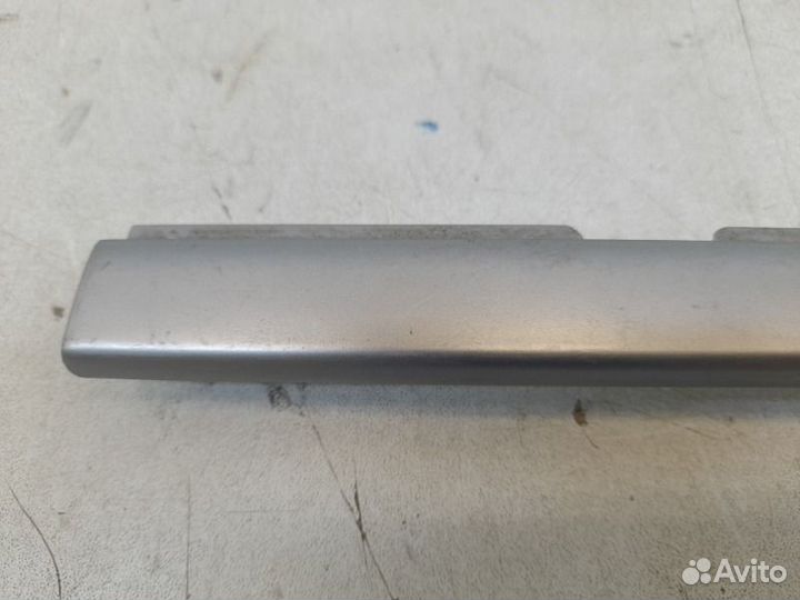 Накладка обшивки двери задняя правая Toyota Land