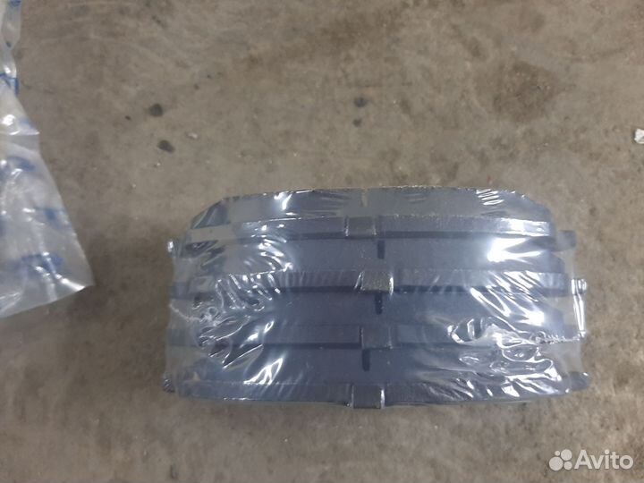 Тормозные колодки передние mitsubishi lancer 10