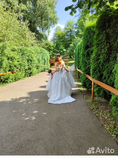 Свадебное платье