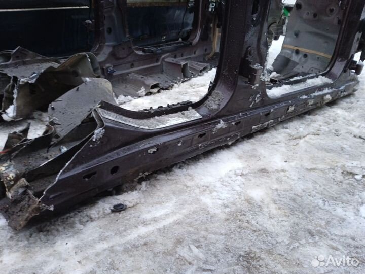 Порог правый Мерседес W212 E