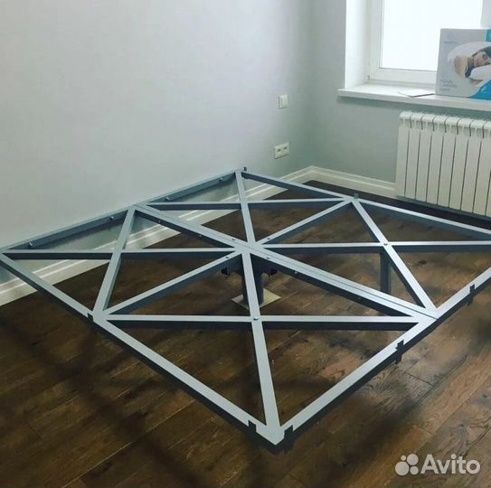 Парящая кровать