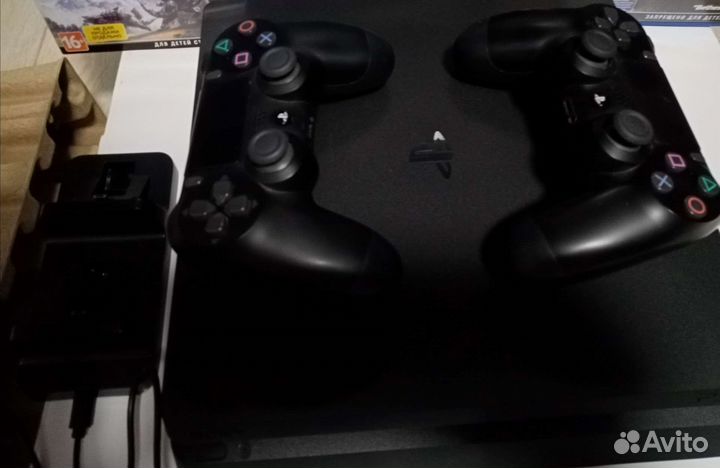 Sony PS4 Slim Комплект. С играми