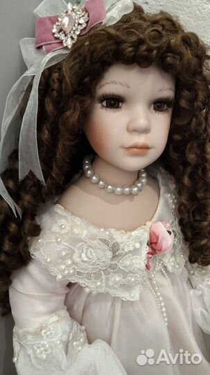Кукла фарфоровая коллекционная