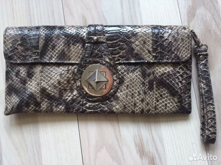 Клатч под змеиную кожу