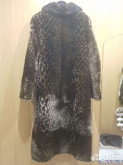 Шуба,шикарная,лёгкая,мутоновая,размер 48/50