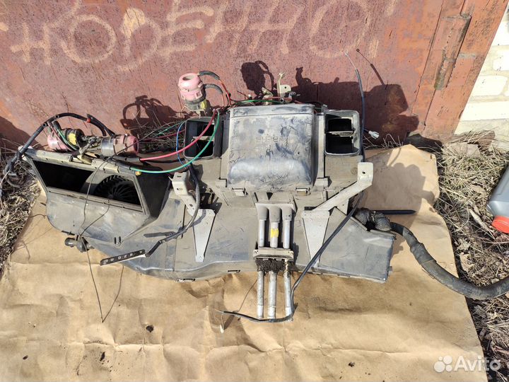 Печка / Отопитель в сборе на Mercedes-Benz W126