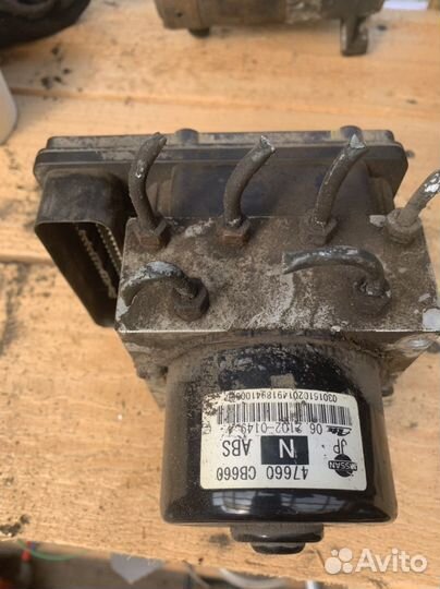 Блок abs Nissan Murano Z50 SUV VQ35