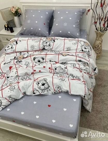 Постельное белье с простынью на резинке новое