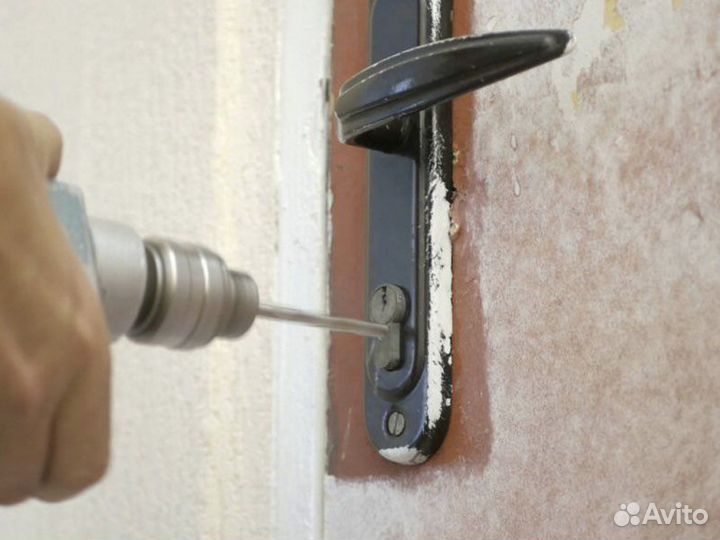 Аварийное вскрытие замков дверей