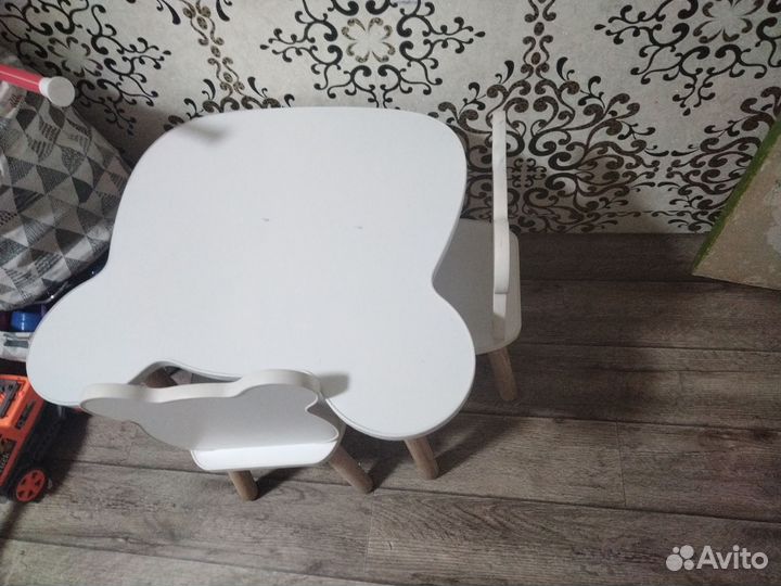 Стол и 2 стула