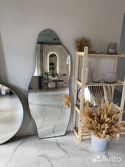 Зеркало необычной формы