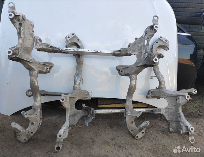 Подрамник передний Audi Q5 A4 2010