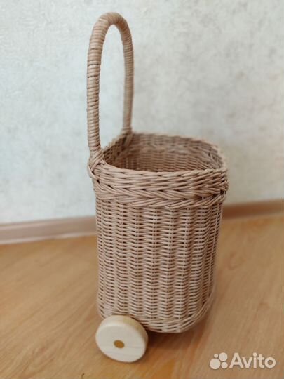 Плетеная сумка-тележка для игрушек