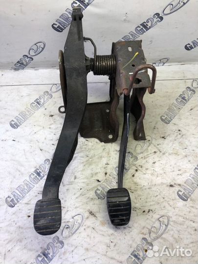 Блок узел педалей renault logan 1