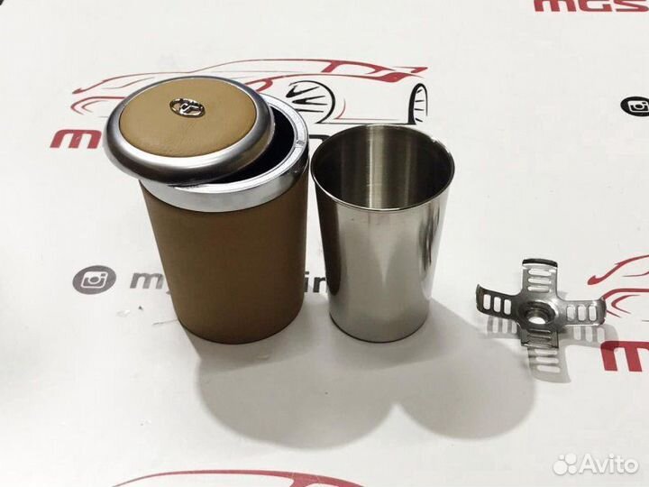 Пепельница Toyota бежевая