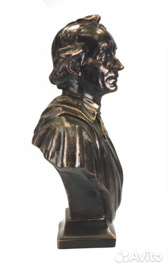 Бюст Александра Васильевича Суворова