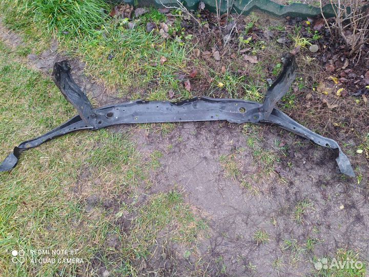 Toyota camry 40 верхняя планка радиатора