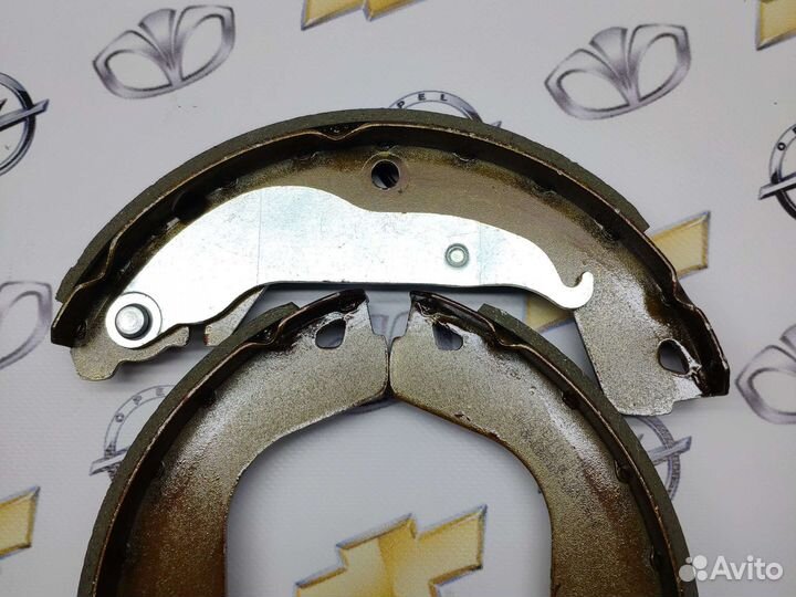 Колодки задние барабанные Chevrolet Cruze
