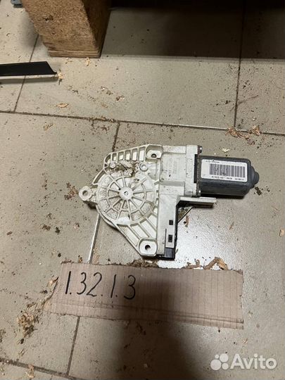 Стеклоподъемник Discovery 3 / 4 l319