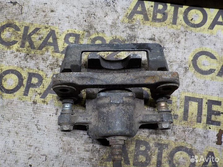 Суппорт задний правый Hyundai Sonata IV (EF) 1998