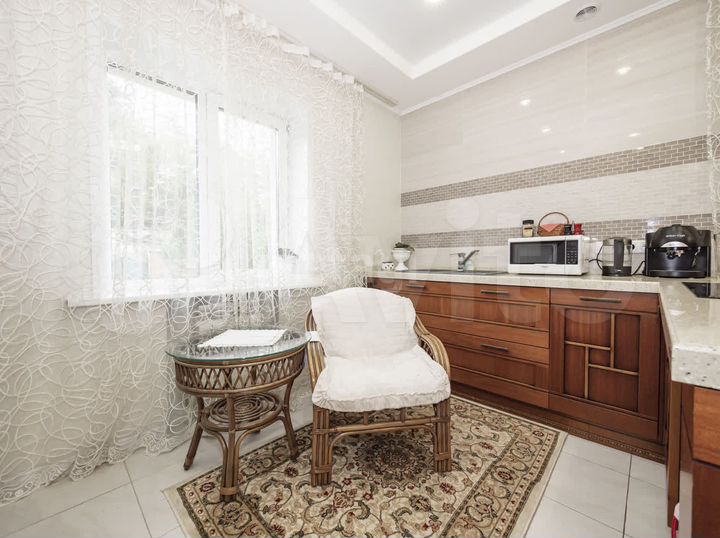 Коттедж 300 м² на участке 15 сот.