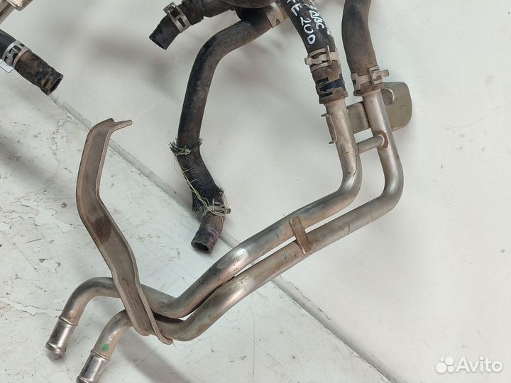 Патрубки трубки двигателя Toyota LC 200 4.7 2UZ-FE