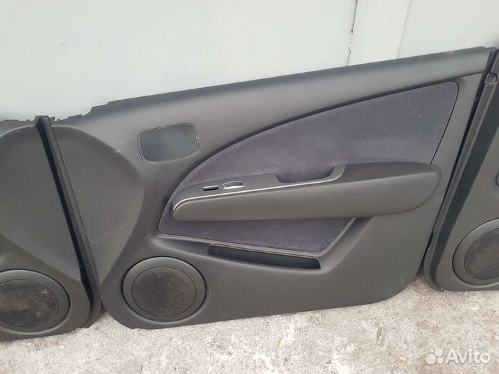 Дверная карта Mitsubishi Outlander 1