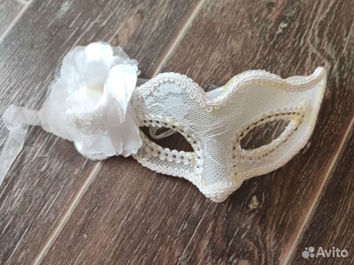 Маска маскарадная