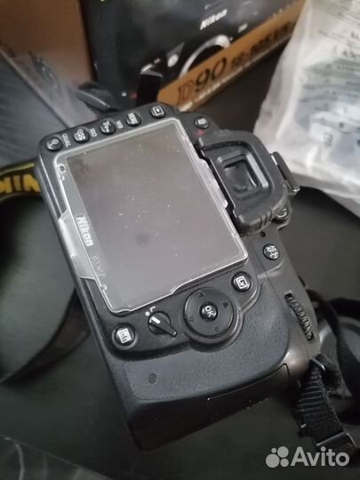 Зеркальный фотоаппарат nikon d90 18-105 VR KIT