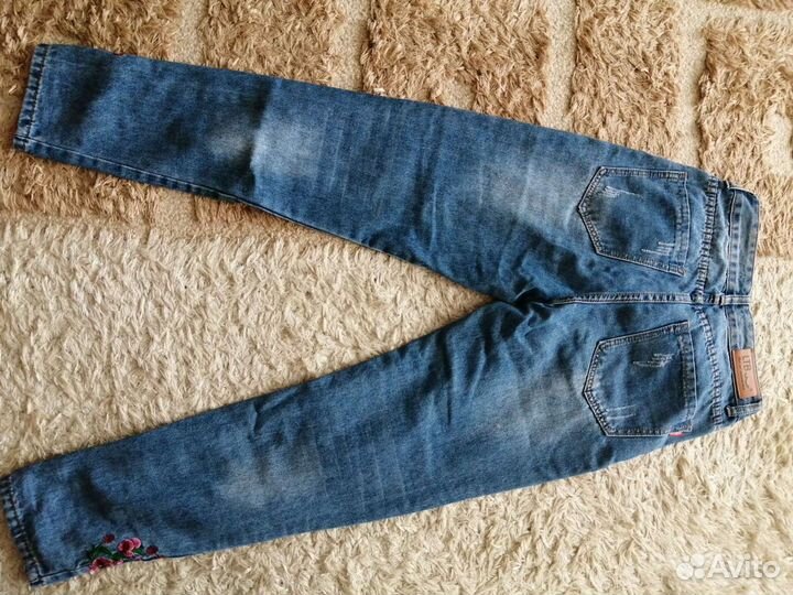 Джинсы