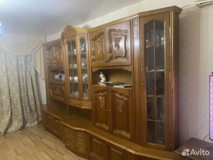 Стенка из массива дуба