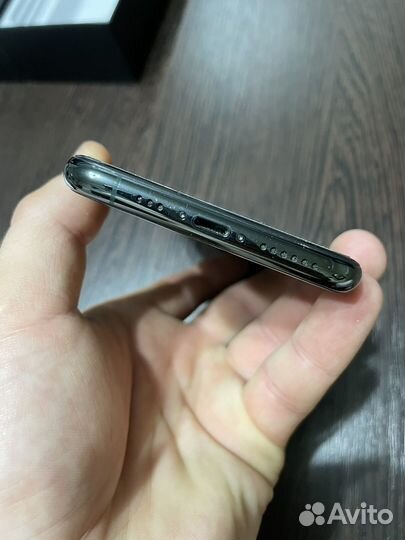 Телефон iPhone 11 Pro