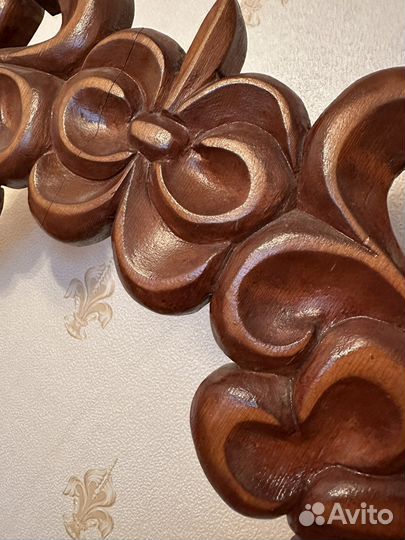 Рама резная для зеркала