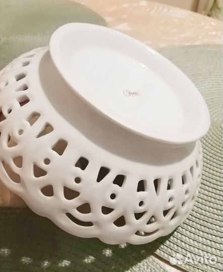 Конфетница фарфоровая