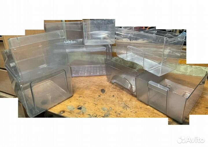 Ящики и полки для холодильников разные