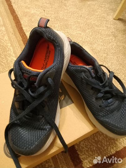 Кроссовки скетчерс