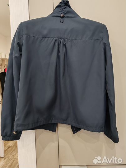 Ветровка женская