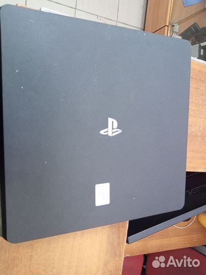 Игровая приставка ps4