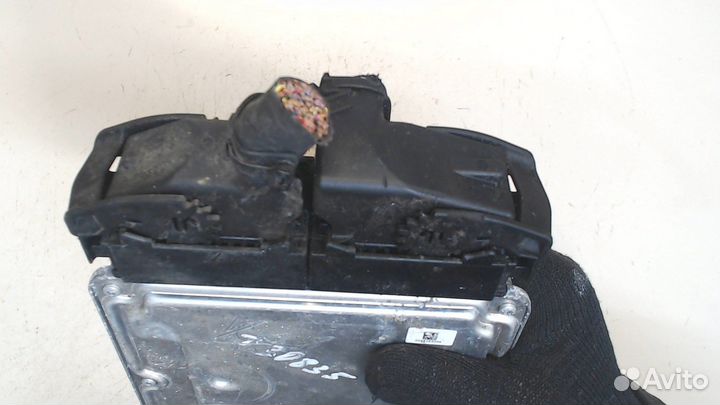 Блок управления двигателем Volkswagen Passat 8 201