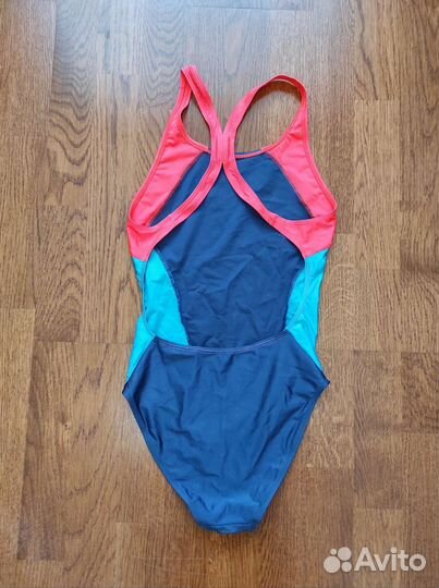 Закрытый купальник для девочки