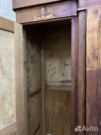 Шкаф из массива дерева бу