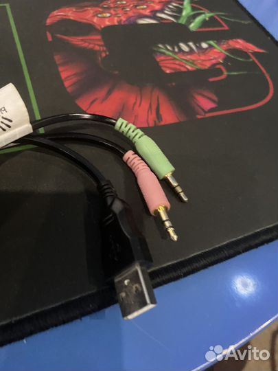 Наушники с микрофоном