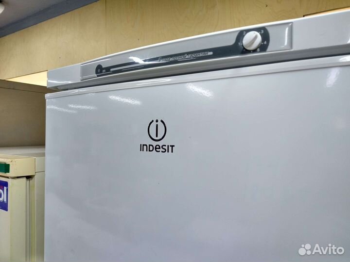 Холодильник Indesit