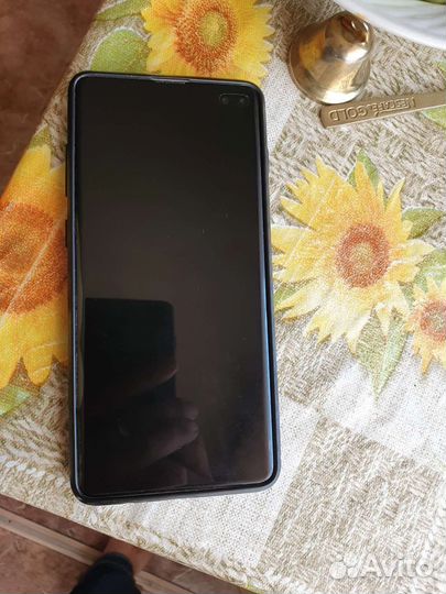 Самсунг s10+