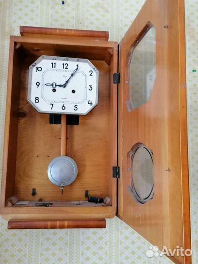 Часы настенные Янтарь