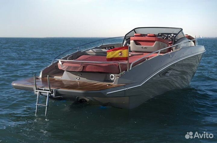 Моторная яхта Е30 Местонахождение Бадалона